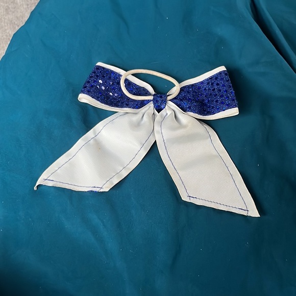 Bow - Picture 2 of 2